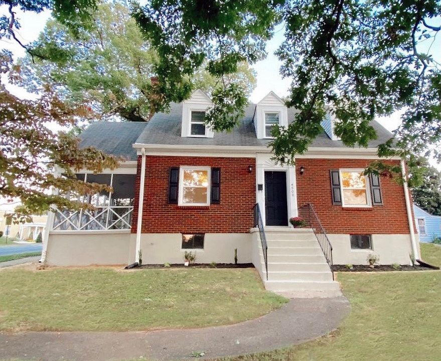 Beautiful and accessible corner lot in historic Fort Hill.