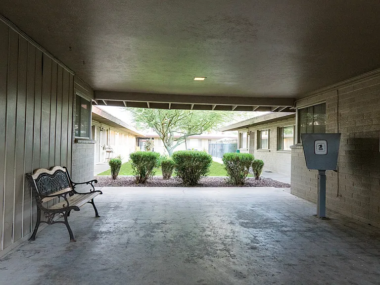 Tropicana — Photo 8