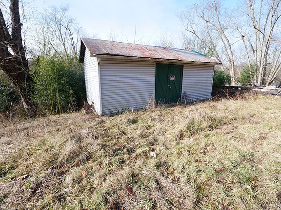 5th image of 3983 Newark Rd