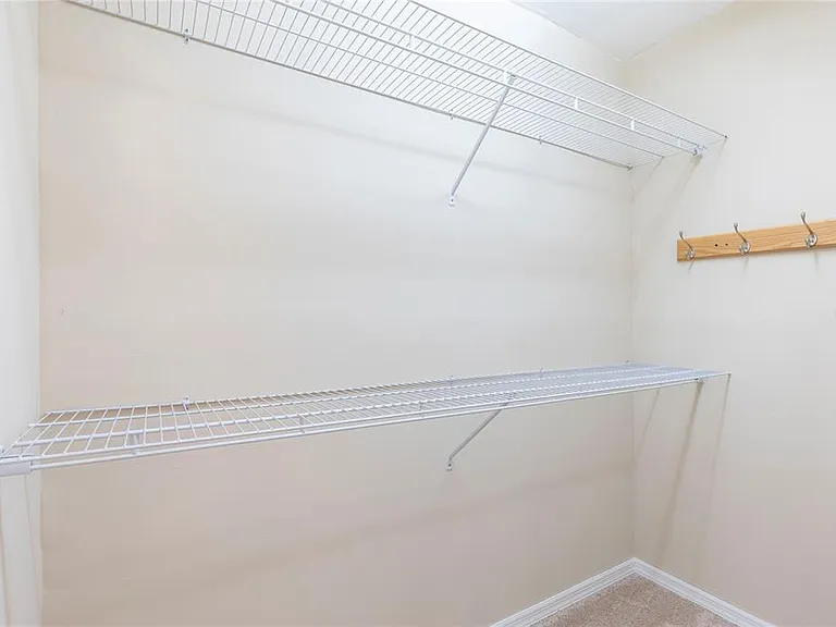 2020 Shaw Ln — Photo 8