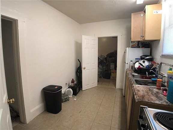 4th image of 212 San Juan Ave