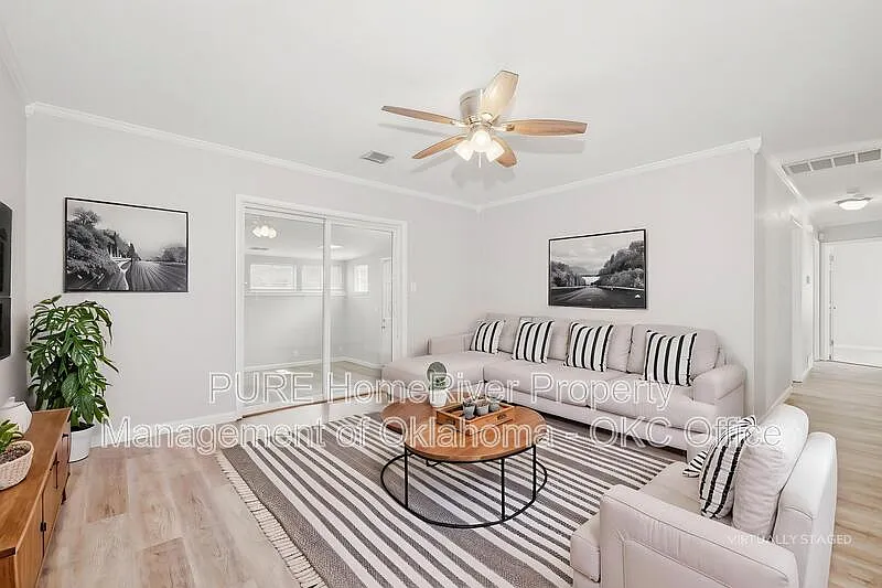 3 bed, 2.0 bath, 1361 sqft, $1,300 — Photo 2