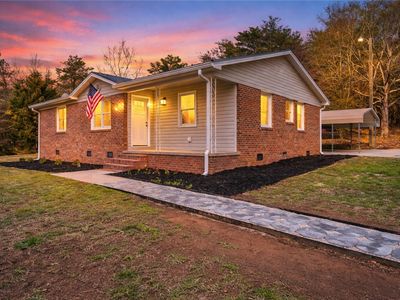 553 Singing Pines Rd, Seneca, SC, 29678
