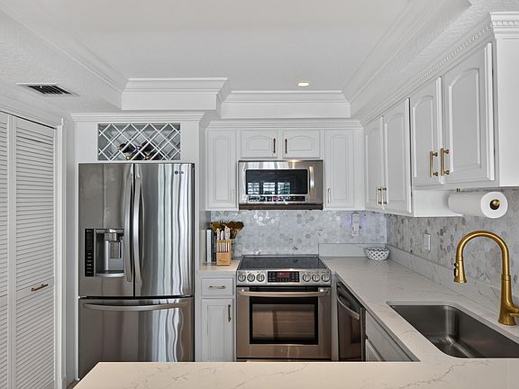 5th image of 151 NE 16th Avenue #278