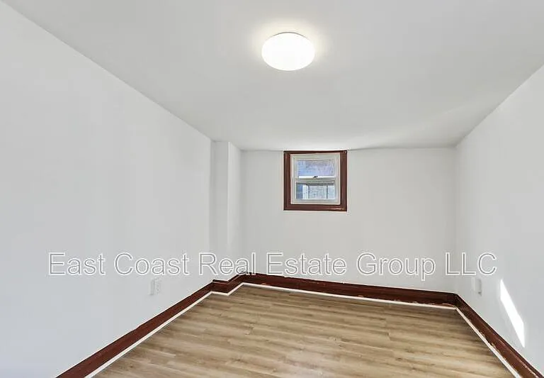 218 N College St — Photo 14