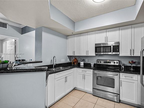 2nd image of 2421 NE 65th St APT 413