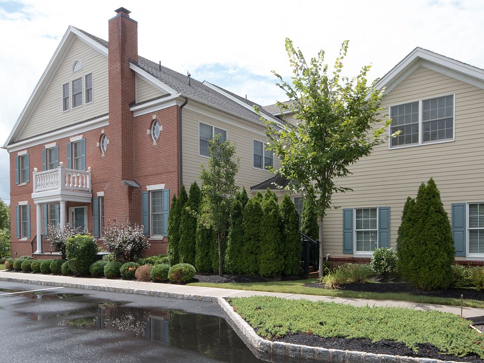 1st image of 126 Hillborn Dr