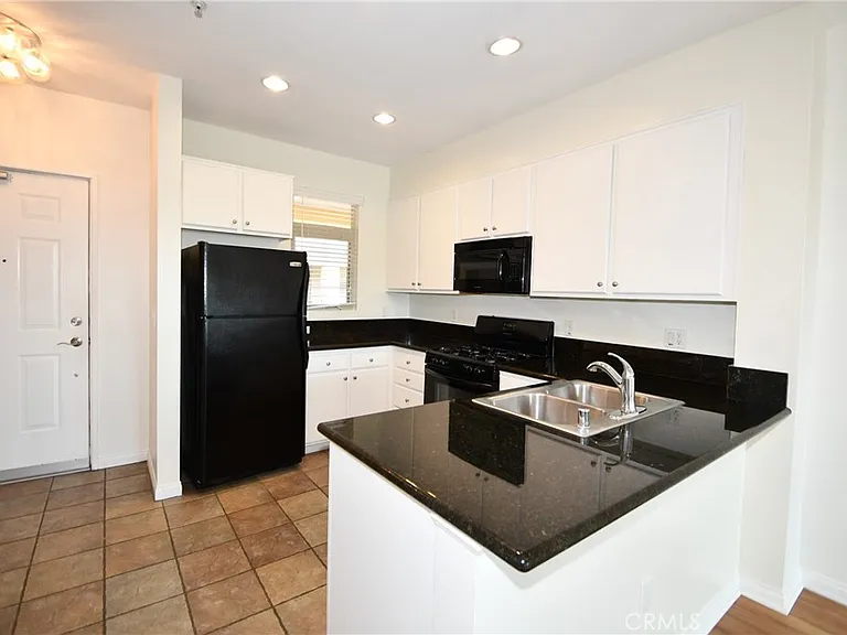 2742 Cabrillo Ave #302 — Photo 13