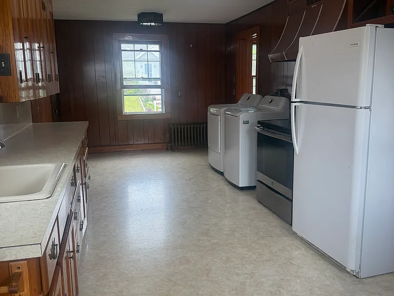 664 Noank Rd — Photo 12