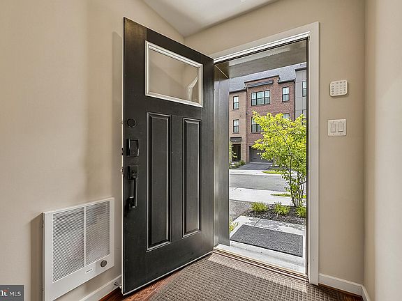 2nd image of 6230 Almerico Pl