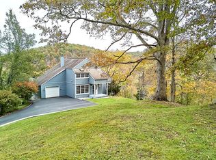 229 Deerfield Dr, Winfield, WV 25213
