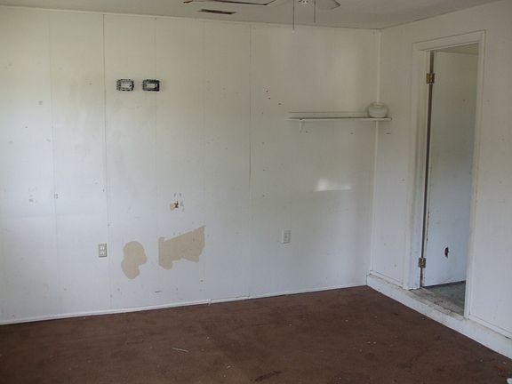 3rd image of 330 Blairmore Blvd E