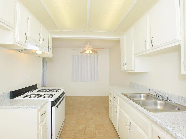 Casa Bonita Apartment Homes — Photo 19