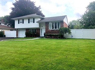 69 Alan St, East Islip, NY 11730