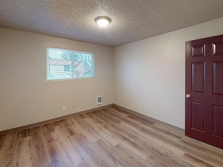 240 W Furnish Ave #12 — Photo 10