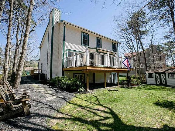 5th image of 525 Saratoga Pl