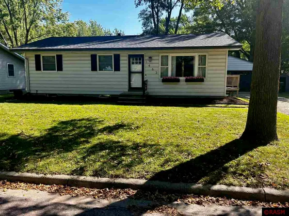 1463 Loren St, Saint Peter, MN 56082