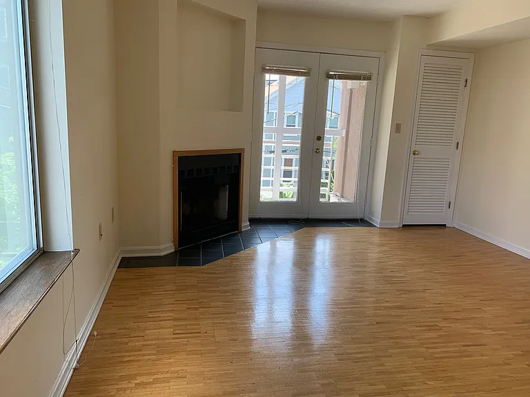 348 Franklin St #301 — Photo 27
