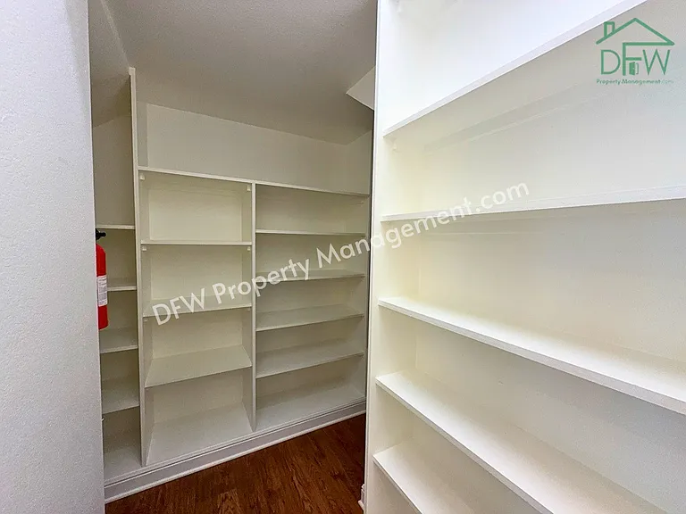 1205 Golden Gate Dr — Photo 9