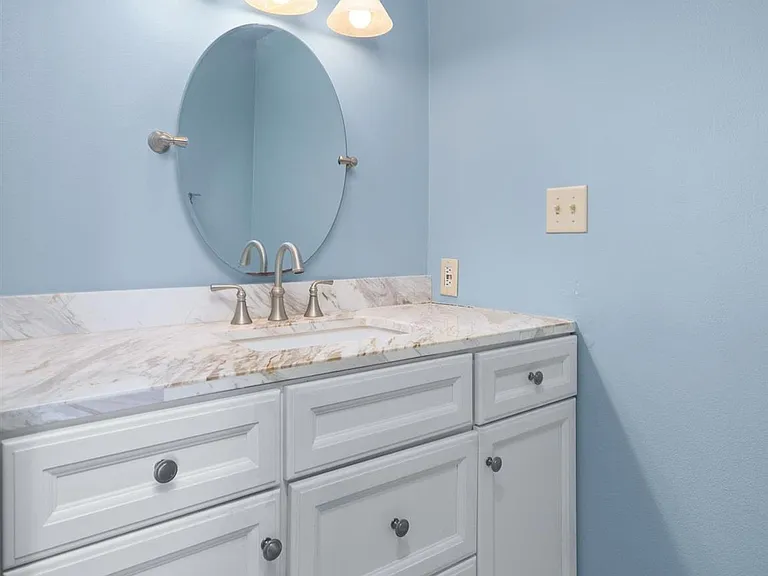402 Port Royal Way — Photo 20