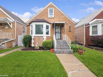 5724 S Tripp Ave, Chicago, IL, 60629