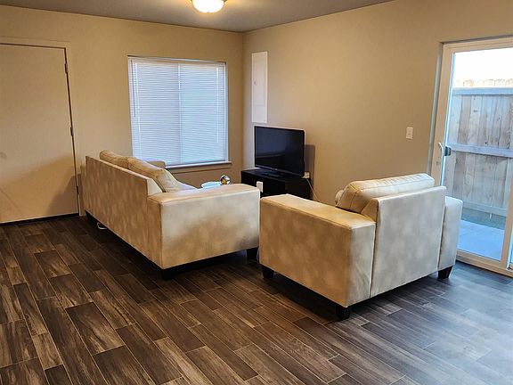 3rd image of 2506 Blaine Ct
