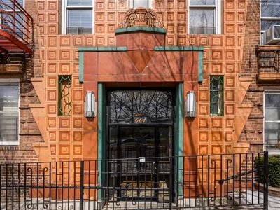 601 Pelham Parkway N #210, Bronx, NY, 10467