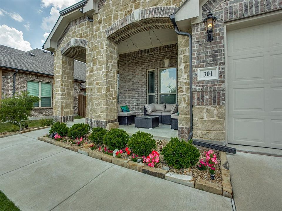 1st image of 301 Eastbrook Dr