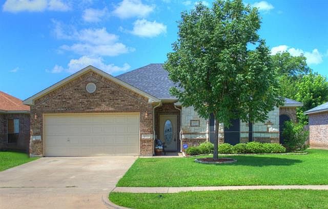 1st image of 1613 Makayla Ln