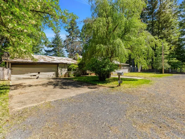 337 S Kerby Ave, Cave Junction, OR 97523