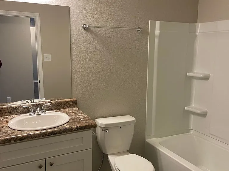 3828 Travers Ln — Photo 13