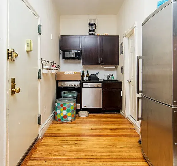 228 E 84th St #1D — Photo 2
