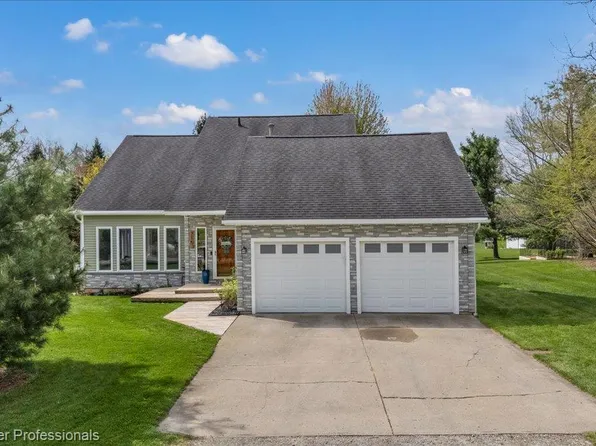 715 Eagle Hl, Ortonville, MI 48462