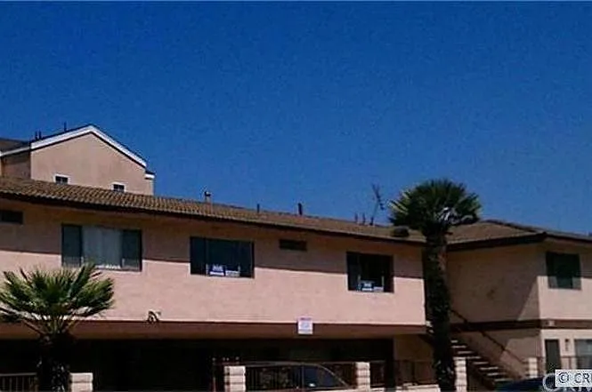 321 Daisy Ave #5