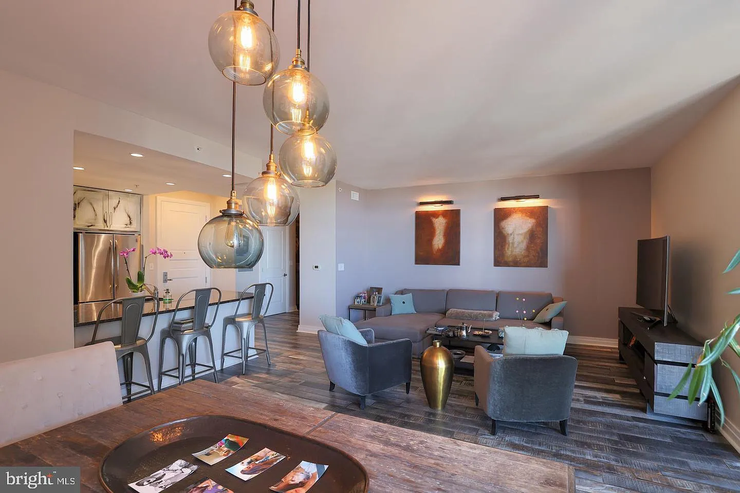 One Park Crest Condominium — Photo 2