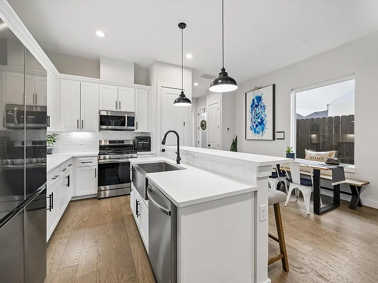 2625 Paul Quinn St #B — Photo 9