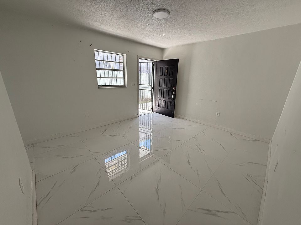1st image of 458 SW 6th St APT 1