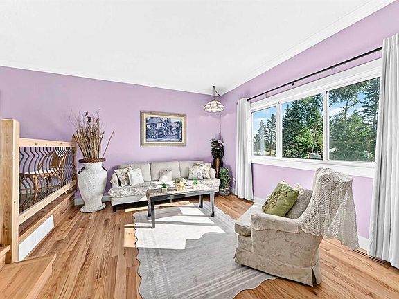 4th image of 2220 E 22nd Ave