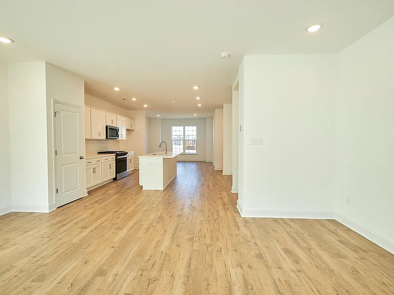 13868 Randolph Pond Ln — Photo 31
