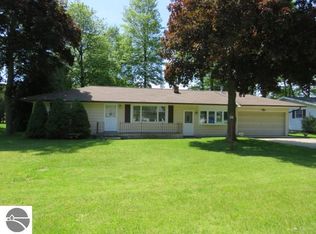 117 Sunset Dr, Tawas City, MI 48763
