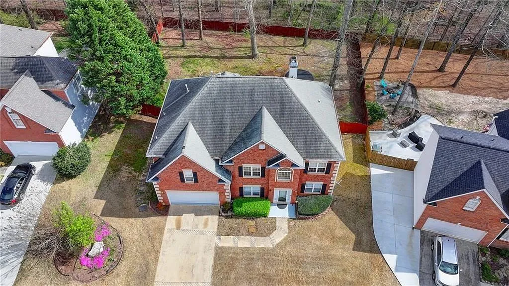 5 bed, 4.0 bath, 3155 sqft, $3,000 — Photo 2