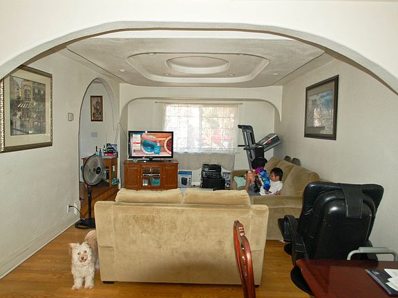 3rd image of 1421 Joe Dimaggio Ct
