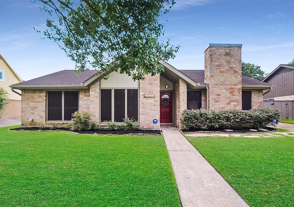 1st image of 21331 Park Valley Dr