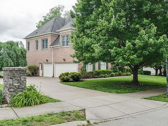 4th image of 557 Ploughmans Bend Dr