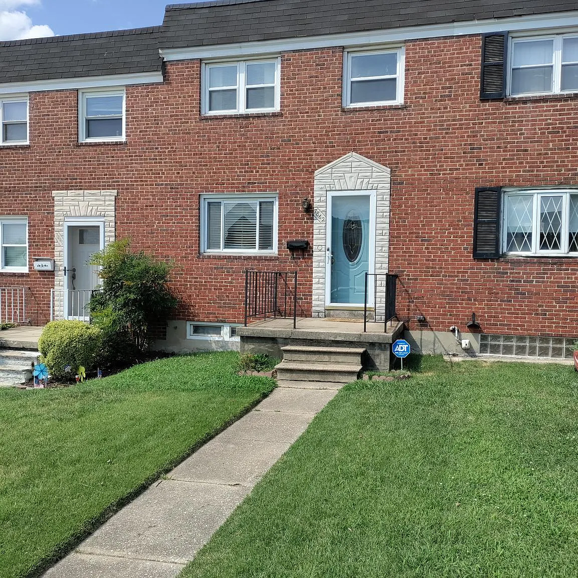 3 bed, 1.5 bath, 1440 sqft, $1,995 — Photo 1
