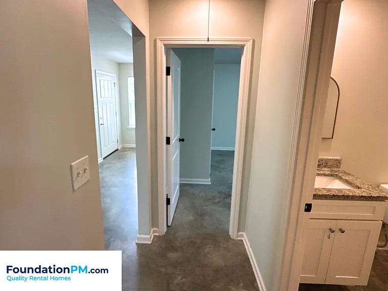 2504 Sl Henry St — Photo 24