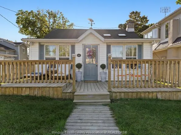 571 4th Blvd, Kingsville, ON N9Y 3W3