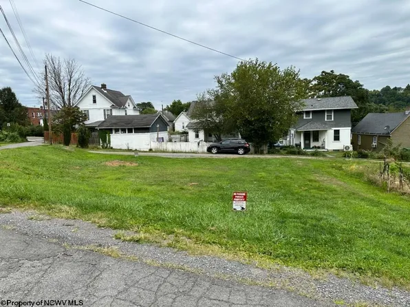 7 & 8 Sennett St, Morgantown, WV 26501