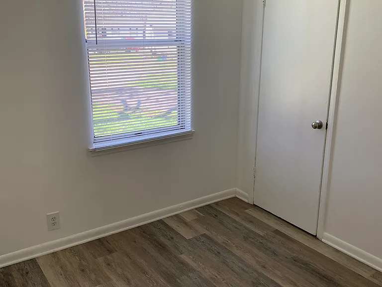 2828 Vista Ln — Photo 4