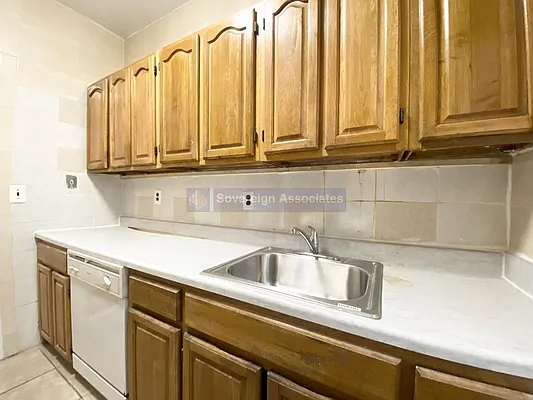 Rented by Sovereign Associates | media 29